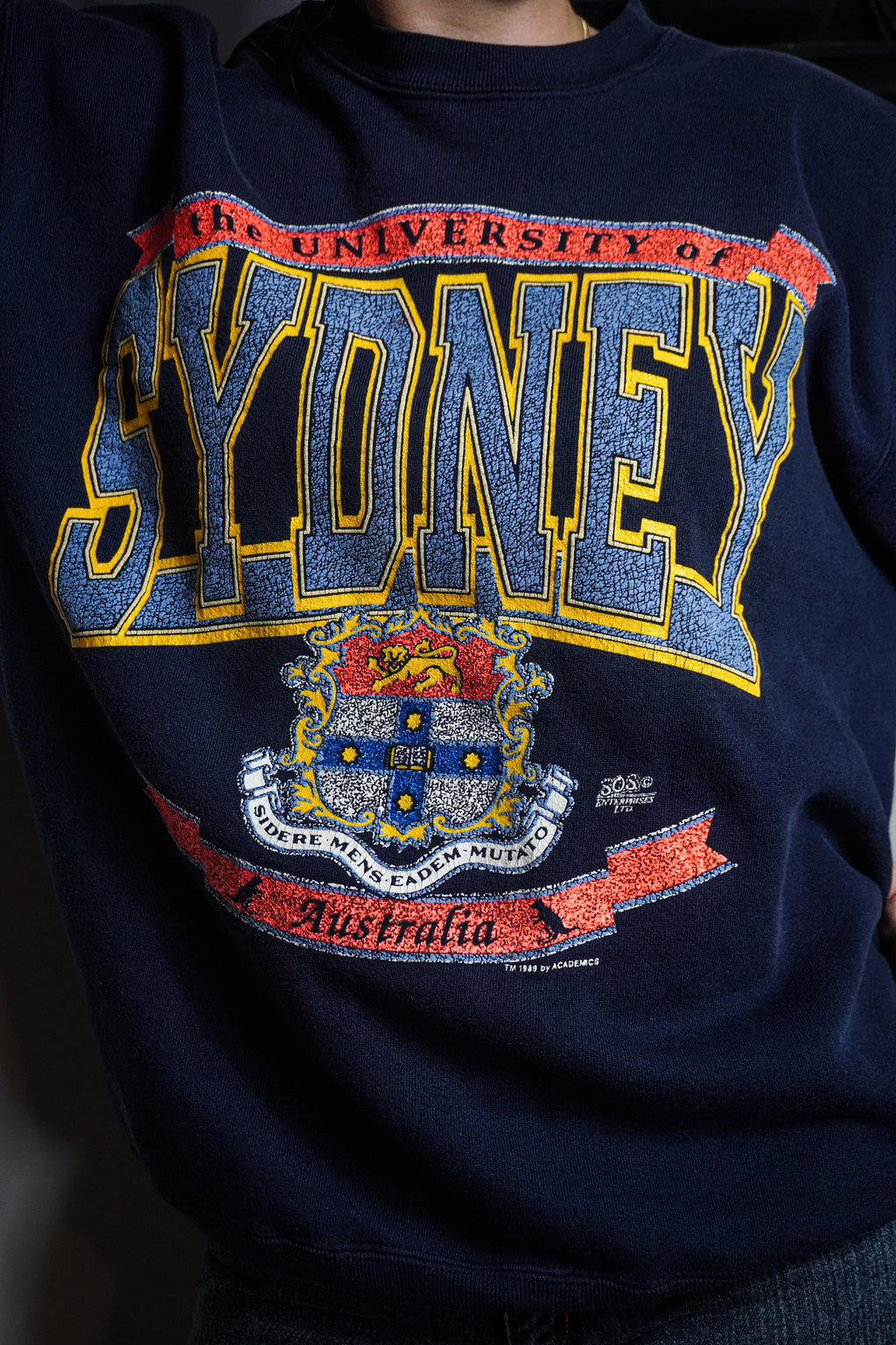 Vintage 1989 The University of Sydney Australia Navy Blue Graphic Crewneck Sweatshirt Size L