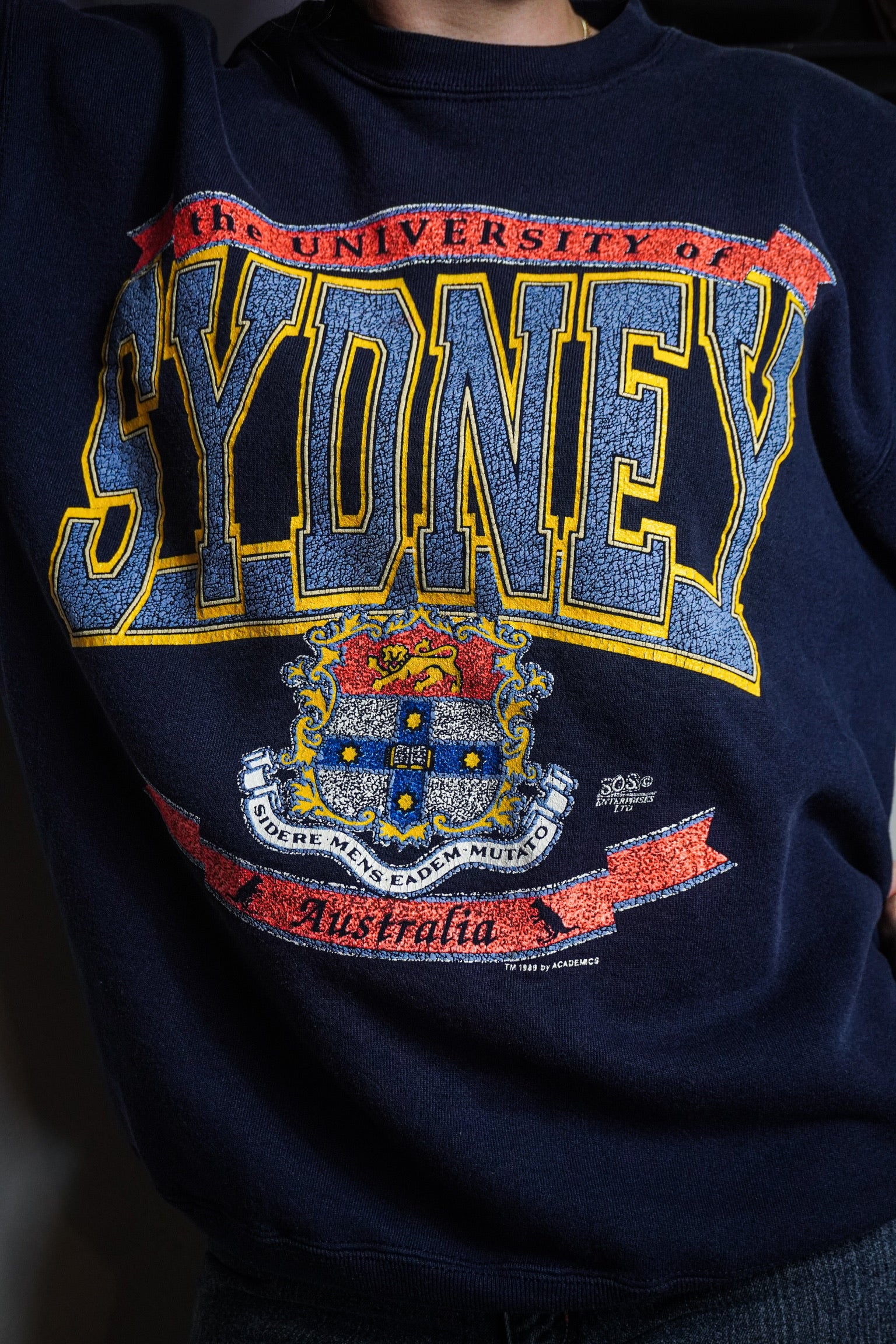 Vintage 1989 The University of Sydney Australia Navy Blue Graphic Crewneck Sweatshirt Size L